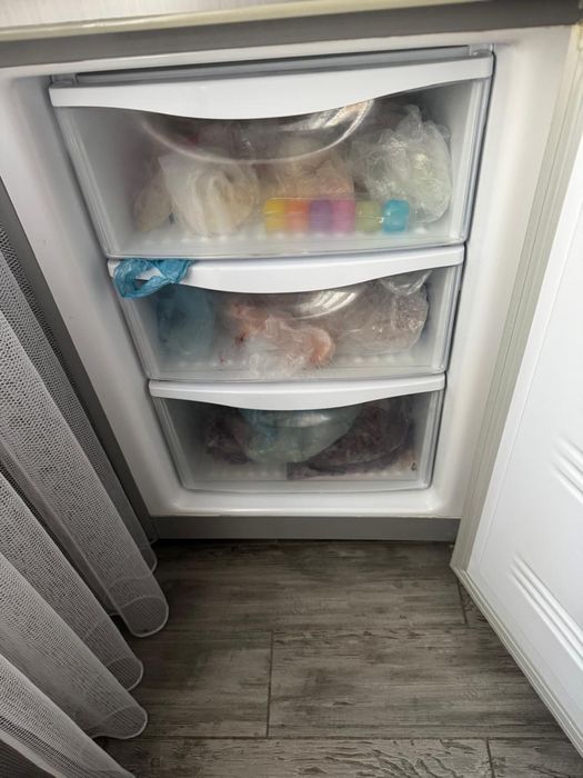 Холодильник LG продам