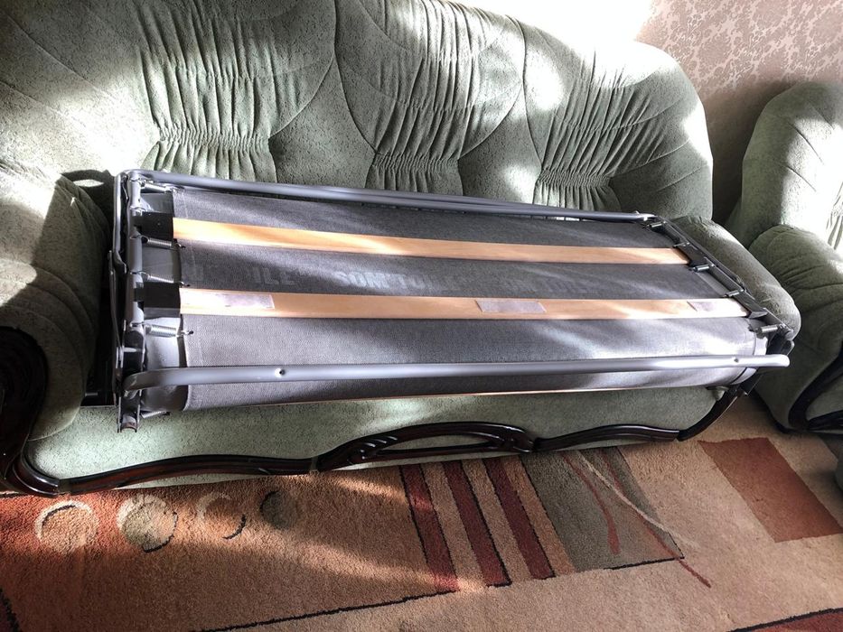 Диван с двумя креслами