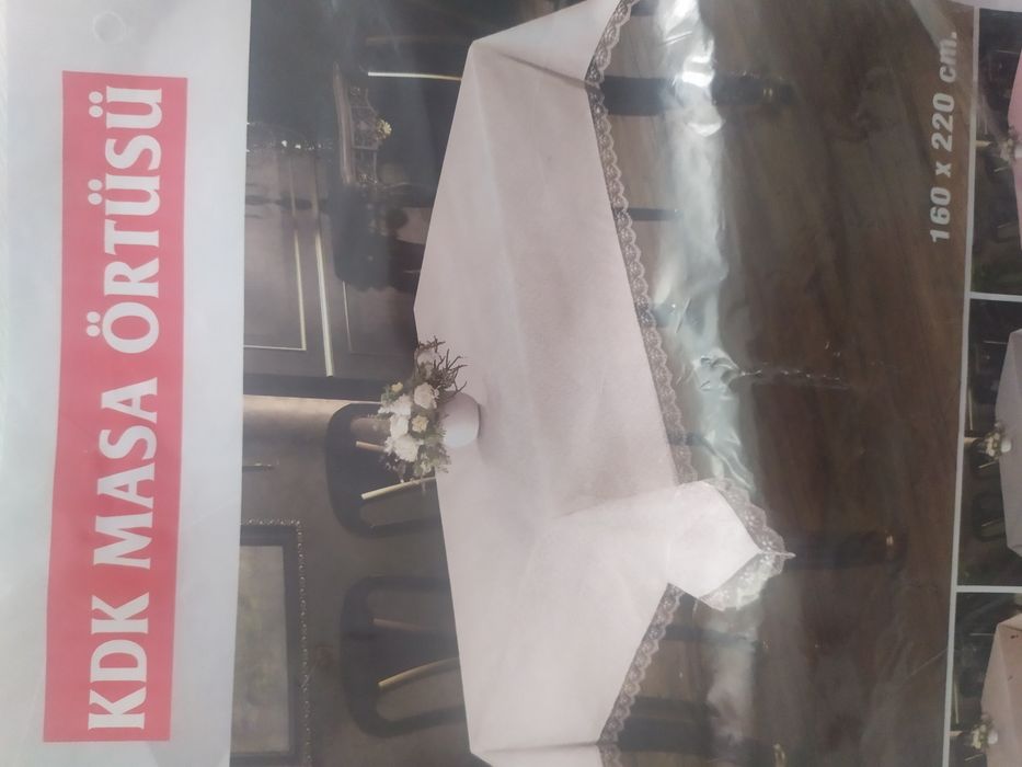 Покривка за маса - 1 бр, бяла