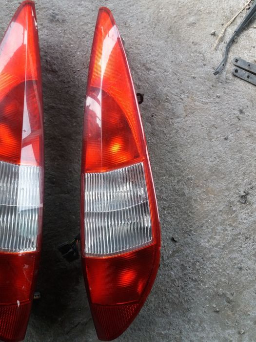 Ляв и десен стоп за форд мондео 3 комби FORD MONDEO