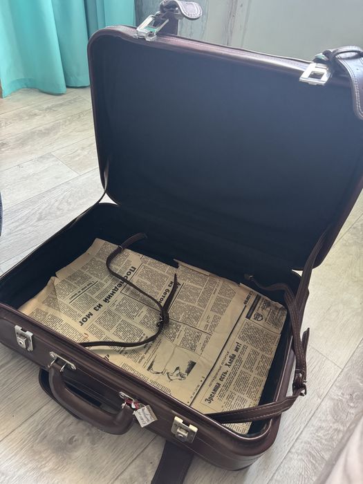 Советский кожанный чемодан