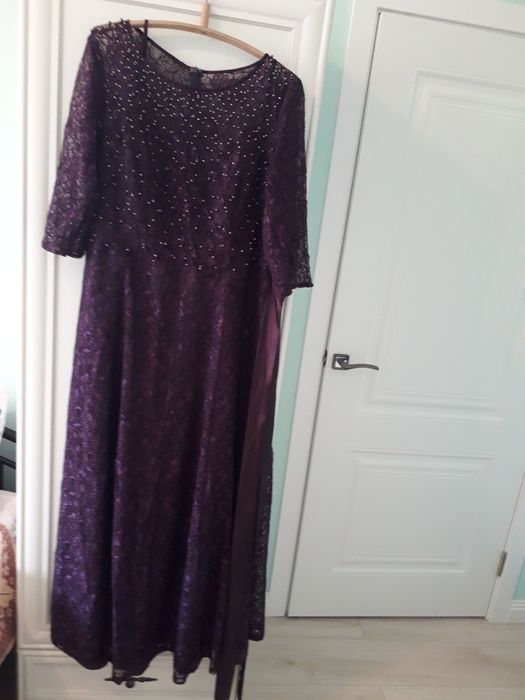 Продаю платье женское нарядное