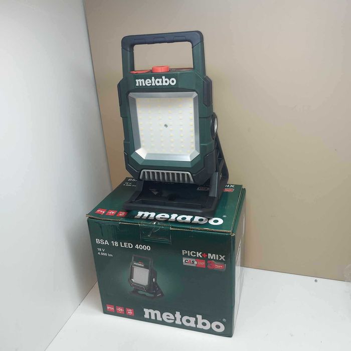 Строителен акумулаторен прожектор Metabo BSA 18 LED 4000