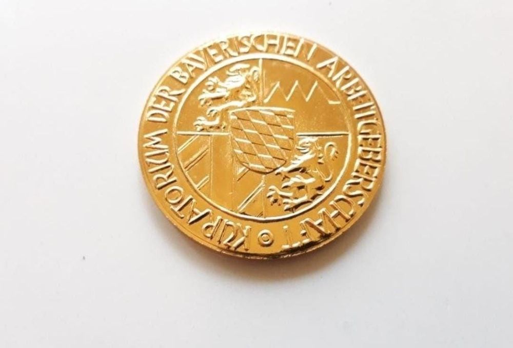 2 insigne/medalii germane din bronz