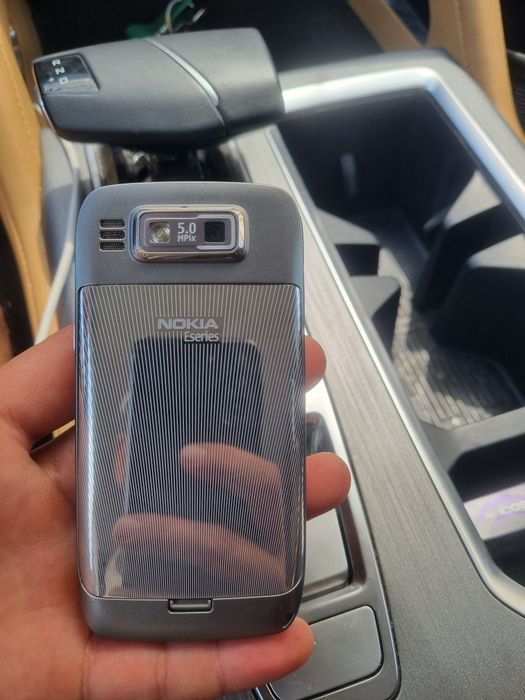 Nokia e72 смартфон