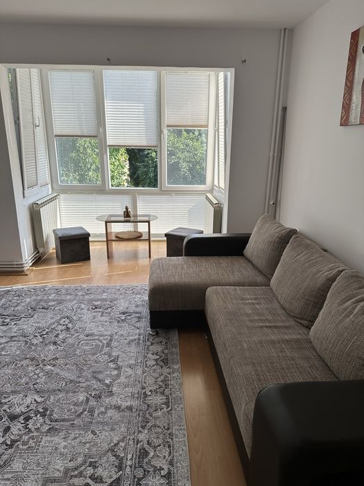 Apartament cu 2 camere, complet mobilat și utilat, renovat – de închiriat