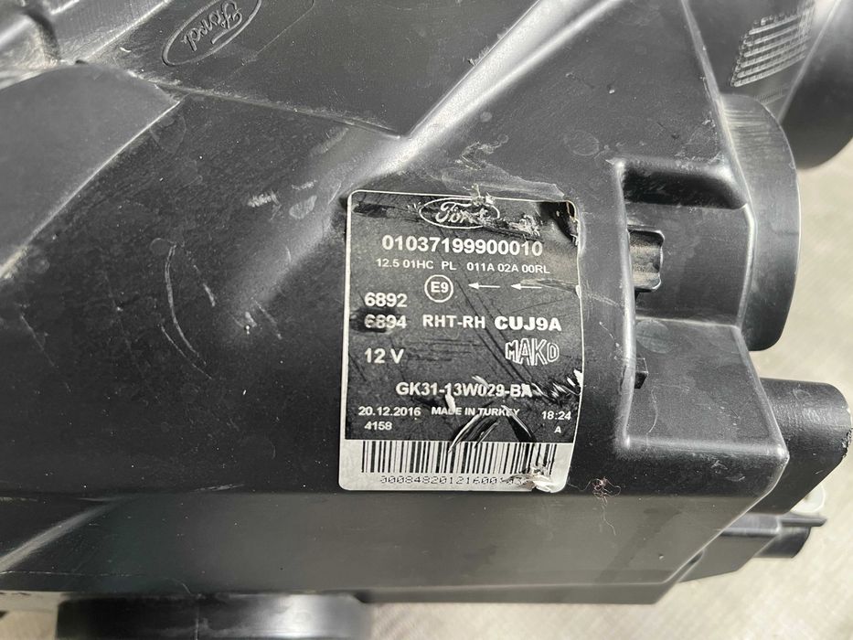 Far dreapta Ford Transit dupa 2020 Europa cod GK31-13W029-BA