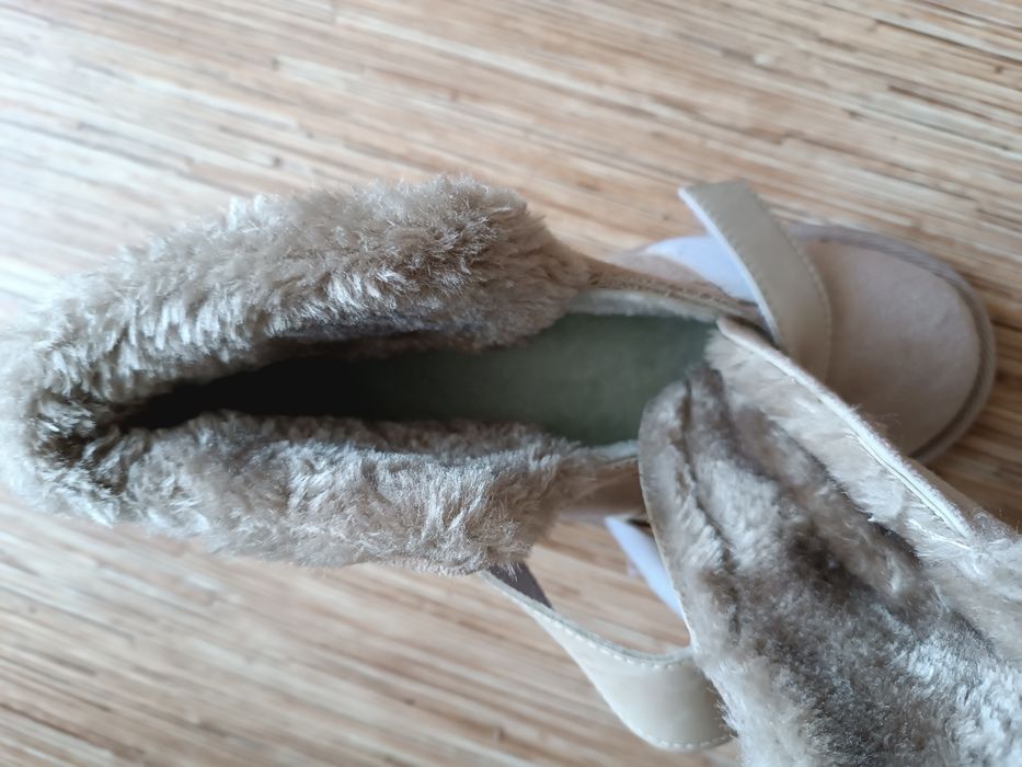 Женские зимние ботинки