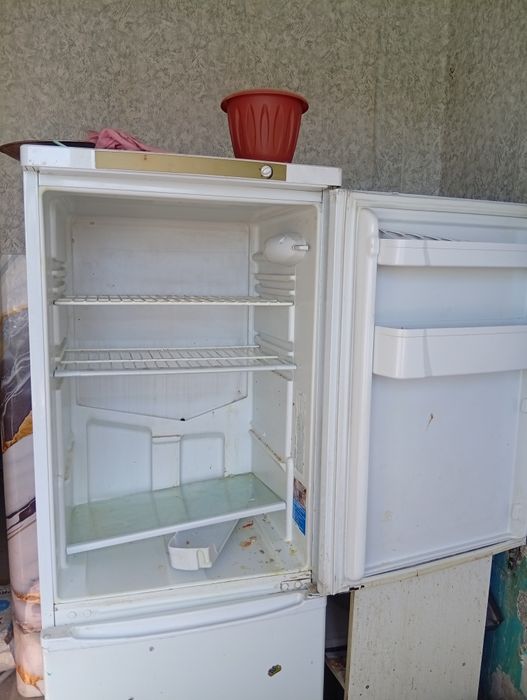 Холодильник рабочий