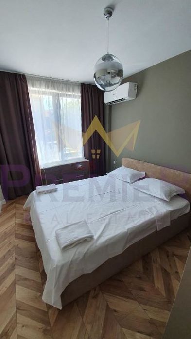 Дава се под наем Тристаен апартамент в Варна, Център - 92 кв.м за 850 € - Снимка #5