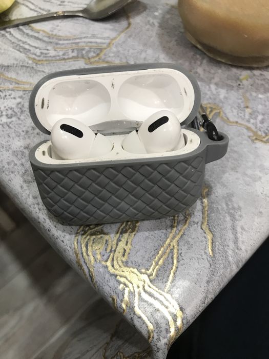 AirPods Pro в хорогем состояние