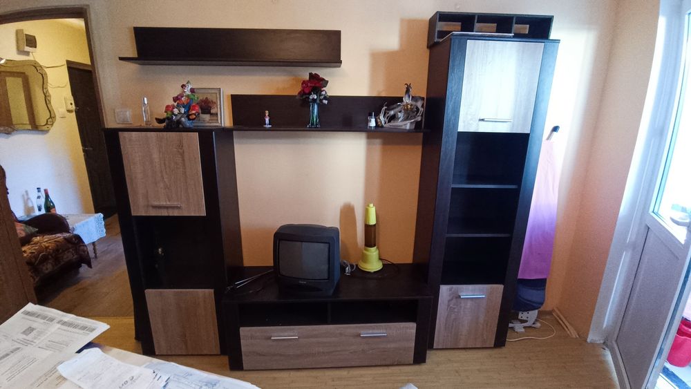 Mobila living sau sufragerie aproape nouă