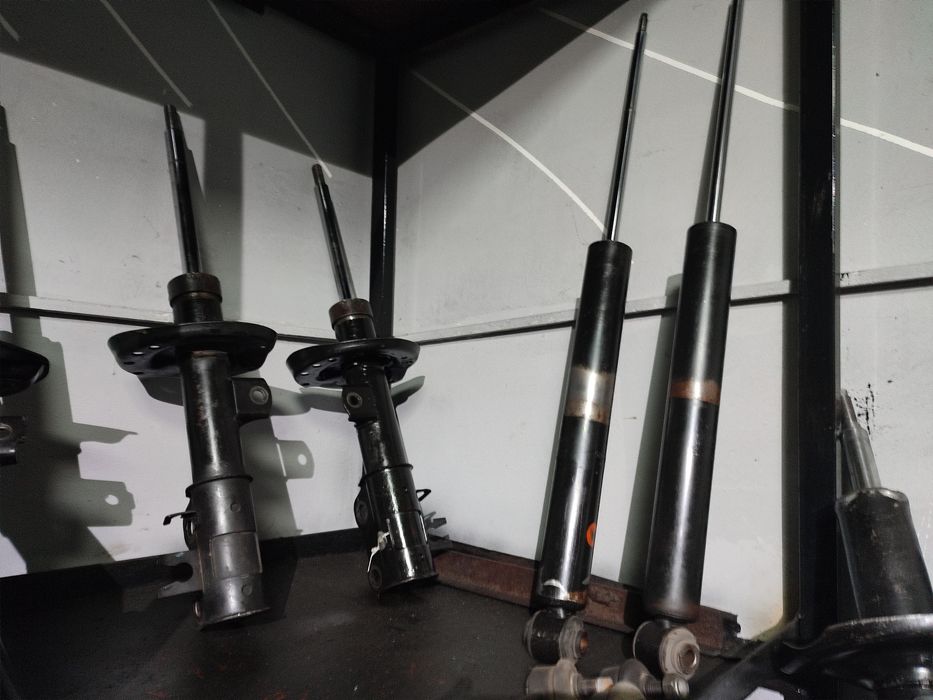 General motors амортизатор передний,задний. Кобальт амортизатор gm. Амортизатор кобальт. Амортизатор кобальт. Амортизаторы шевроле кобальт.