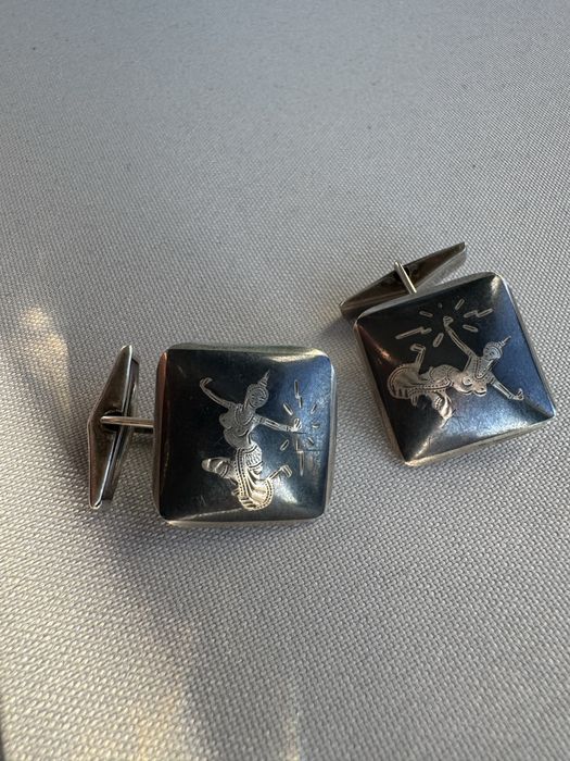 Butoni din argint semnati Siam