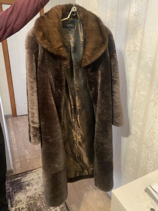 Продам шубу мутоновую