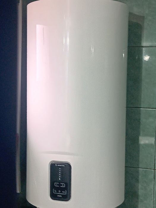 Boiler ariston de vanzare 120 l are 1 an