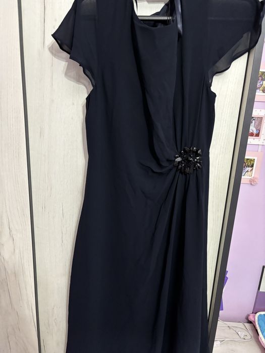 Официална дамска. Рокля с къс ръкав