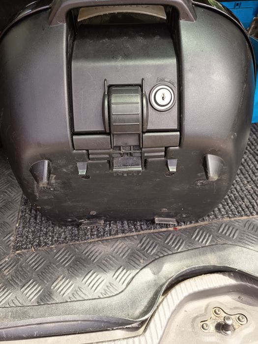 De vanzare topcase honda