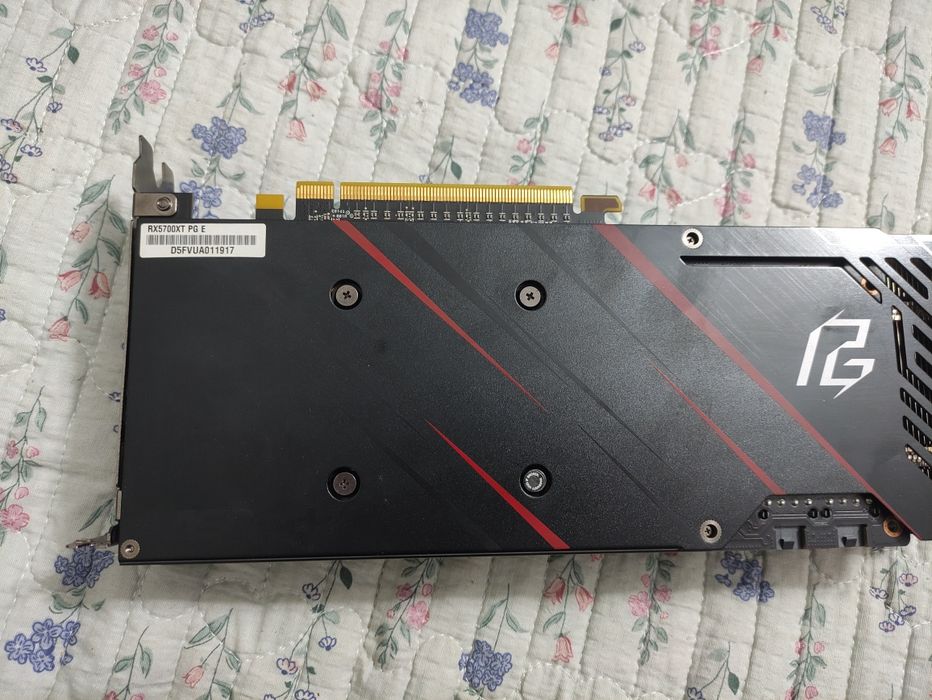 Продам видеокарту ASRock 5700XT PHANTOM GAMING ELITE