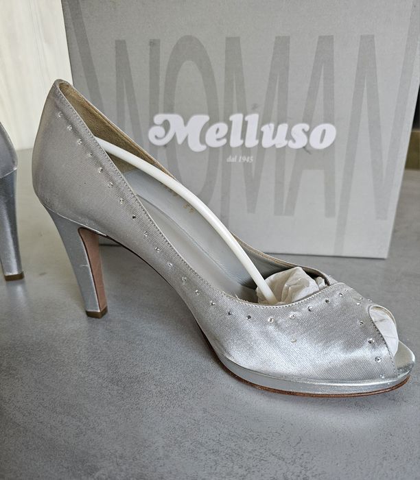 Pantofi noi eleganți  italienesti piele Melusso nr 39, 500 lei