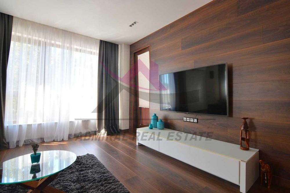 Дава се под наем Двустаен апартамент в Варна, Център - 85 кв.м за 1500 € - Снимка #2