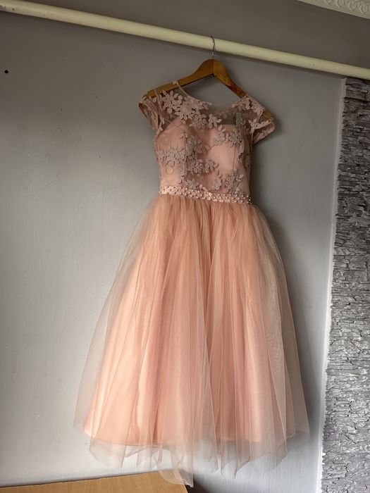 Платье праздничное