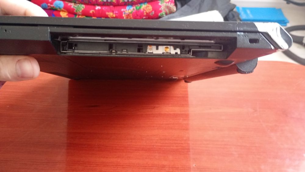 Ноутбук на запчасти