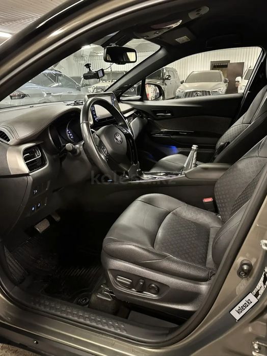 Продается машина марки Тойота 2023г