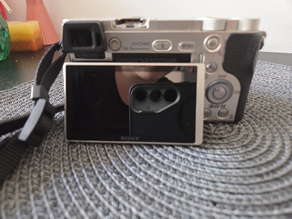 Aparat foto Mirrorless Sony Alpha A6000 YB, 24.3MP, Silver + Obiectiv 16-50mm
