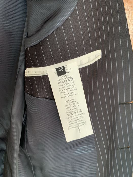 Costum barbati, bleumarin cu dungi