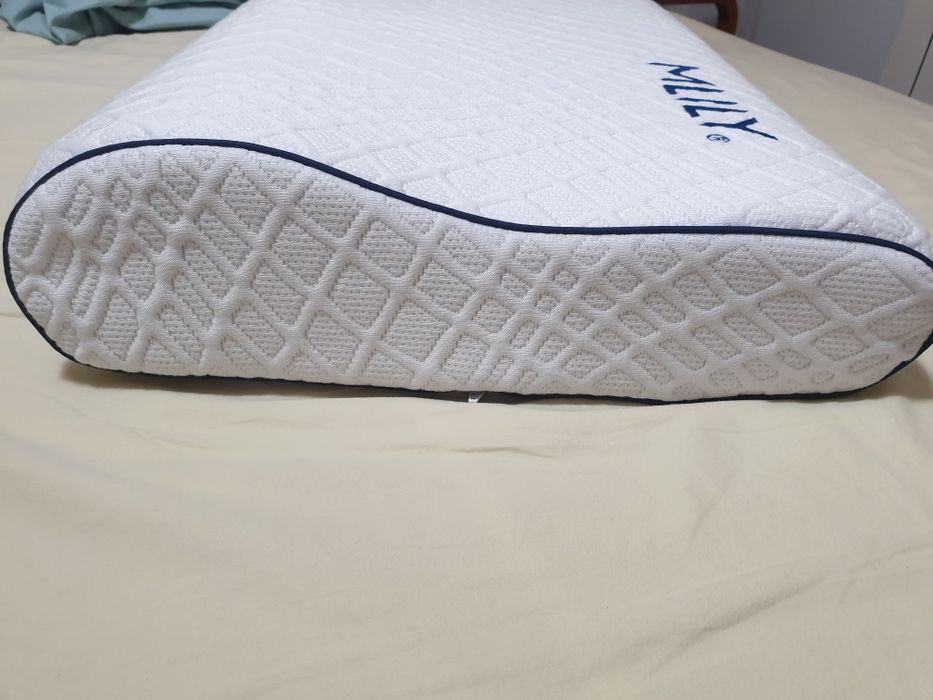 Vând PERNĂ Dormeo Mlily Contour 60X40