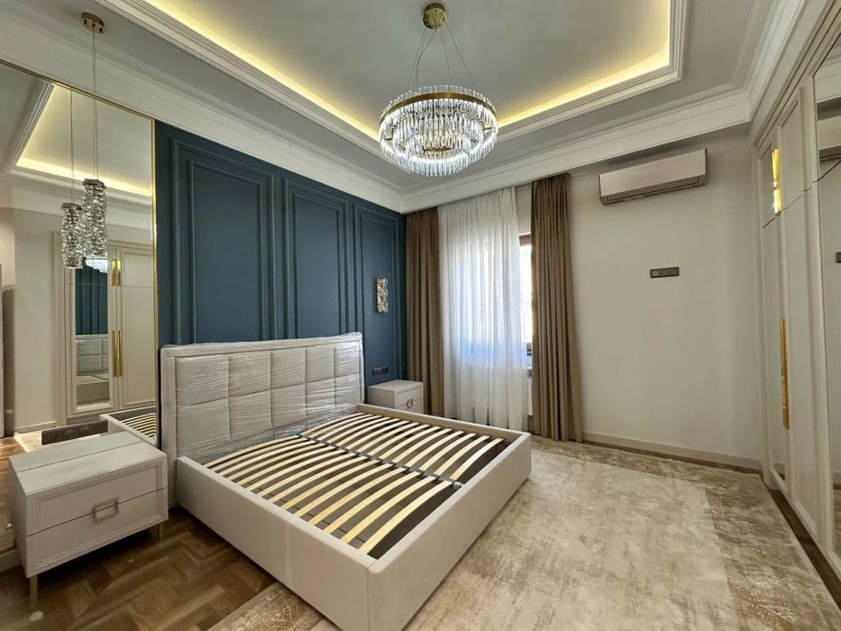 Жк Казахстан-Сдается новая 3-х комнатная в элит комплексе!