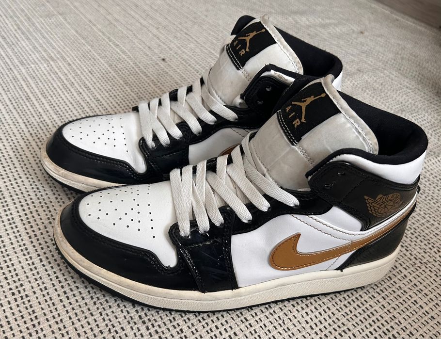 Nike Air Jordan 1 Mid SE Black/White/Metallic Gold – Mărimea 40