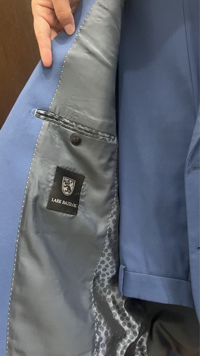 Продам костюм