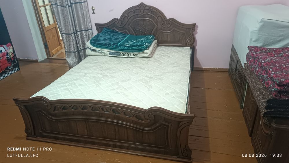 Мебель для спальни и зал.