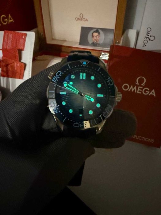 omega seamaster diver 300m silver blue