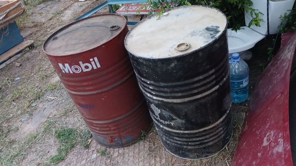 200 litrli bochkalar