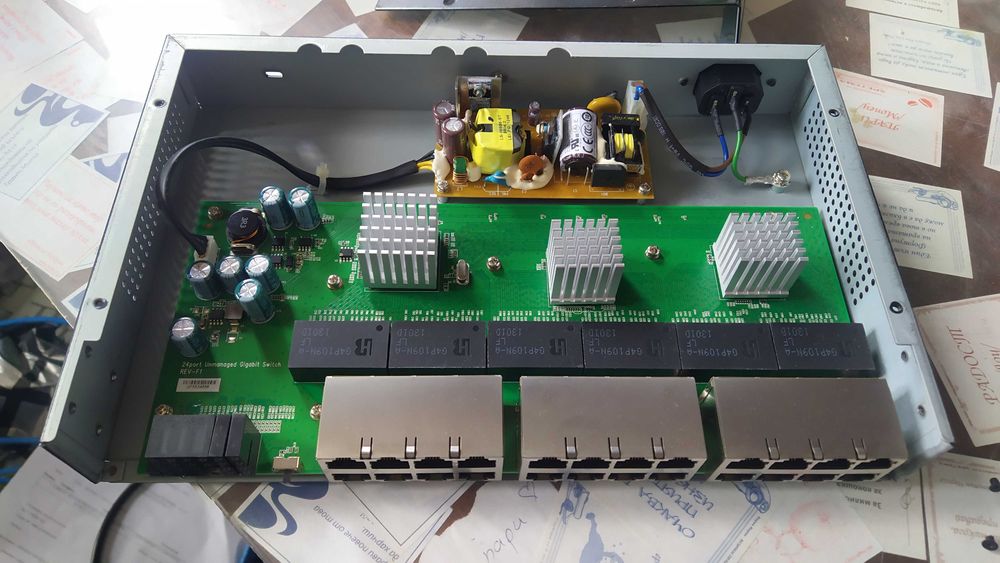 24 портов губабитов суич D-Link DGS-1024D