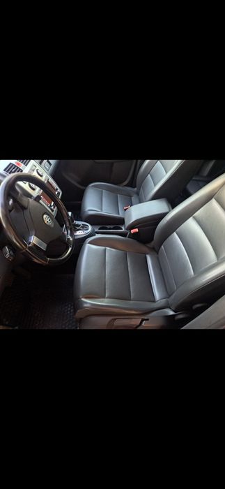 Продавам Volkswagen tauran