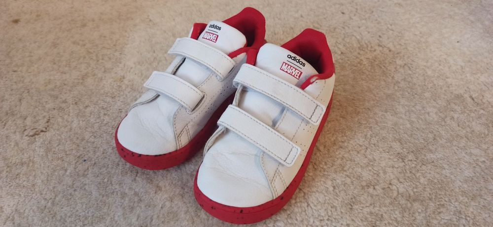 Маратонки за момче Adidas Marvel Spiderman