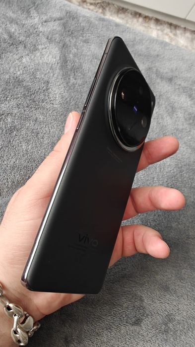 Vivo X100 Pro / 16 +16 GB RAM