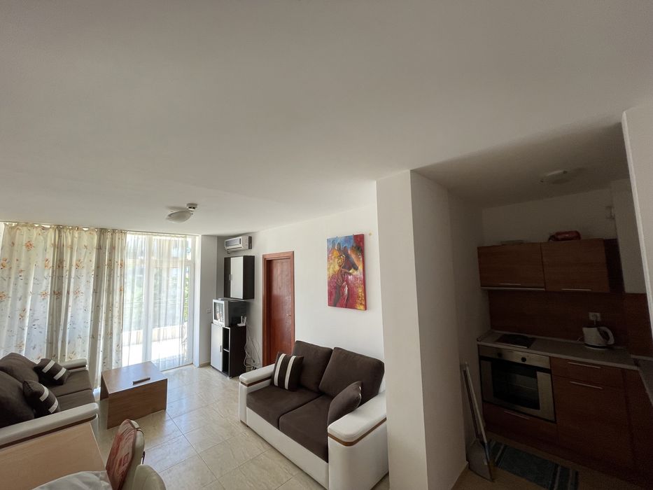 Дава се под наем Тристаен апартамент в к.к. Слънчев бряг - 90 кв.м за 382.5 € - Снимка #1