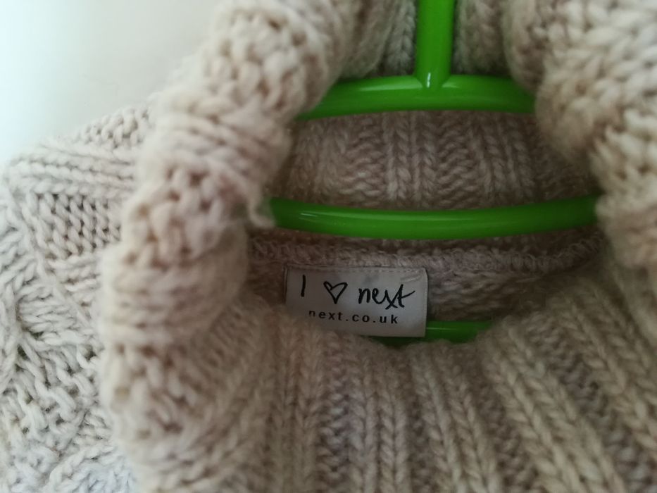 Next рокля и пончо