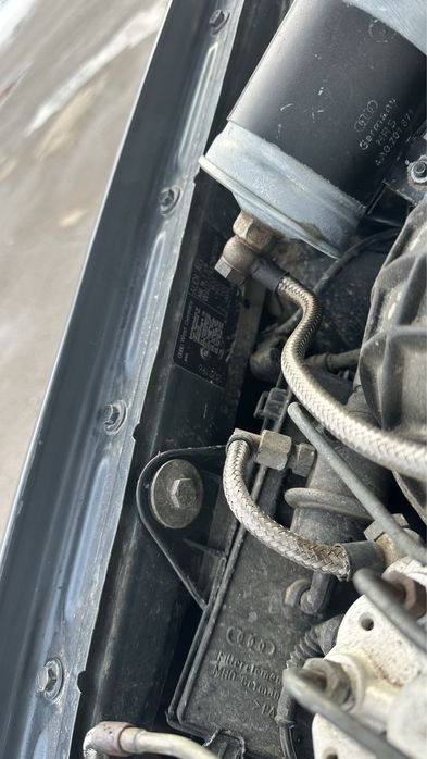 Подам ауди с4 хороши ташка