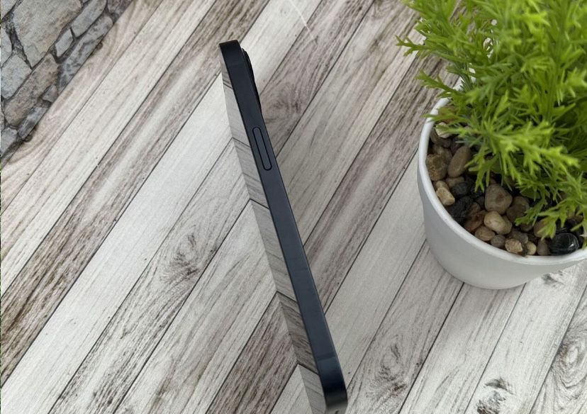 iPhone 13 128Gb с гарантией