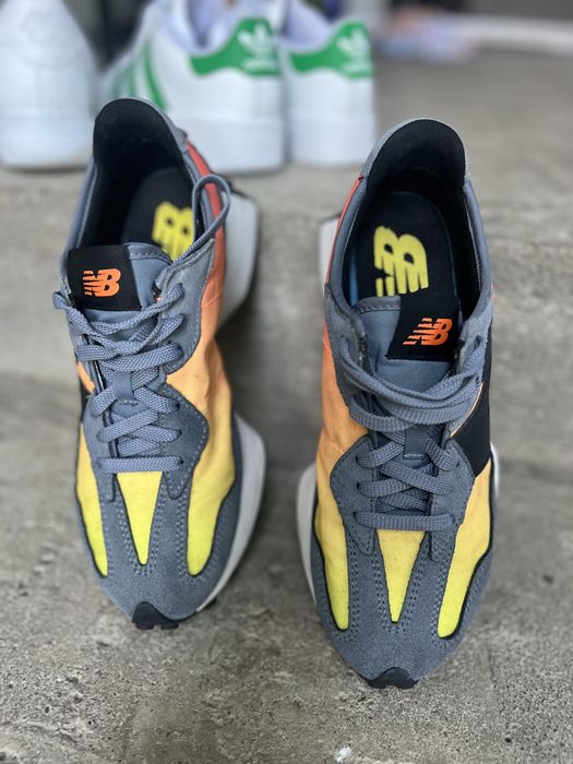 New Balance 327!