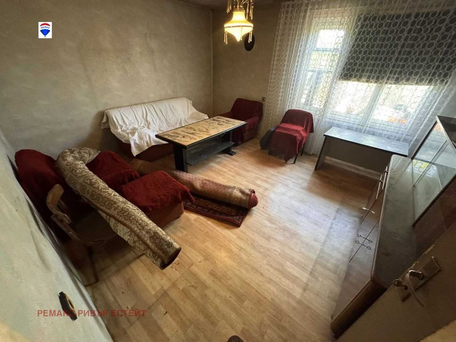 Къща с двор за продажба кв. Дружба 2