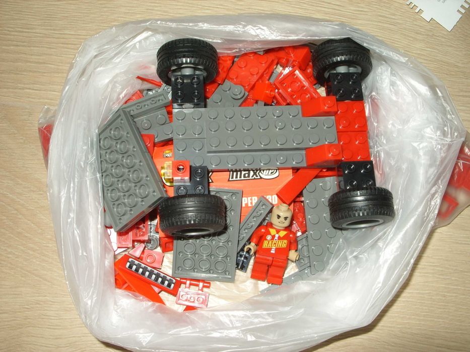 Играчка състезателна кола