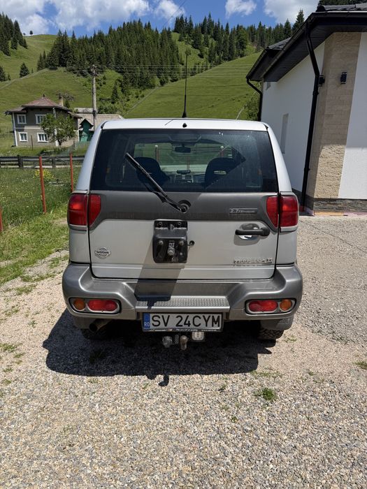 Nissan Terrano 2   2.7 Diesel