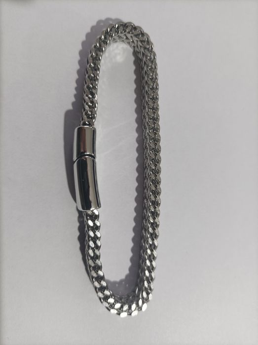 Продам мужской браслет